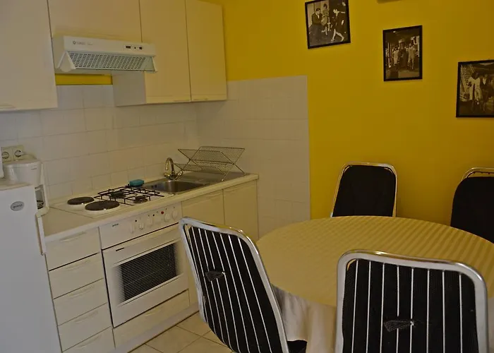 Gareta * Gradac (Split-Dalmatia)